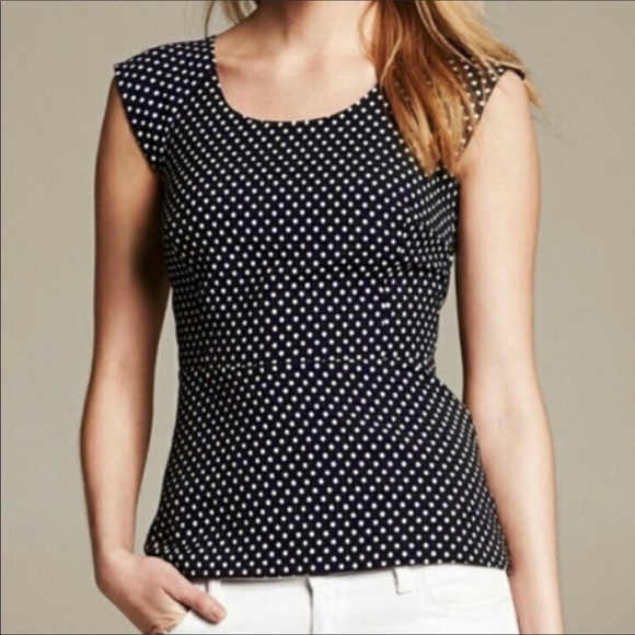 ❤️HP❤️ BANANA REPUBLIC navy dot peplum cutout top8 - Picture 2 of 8